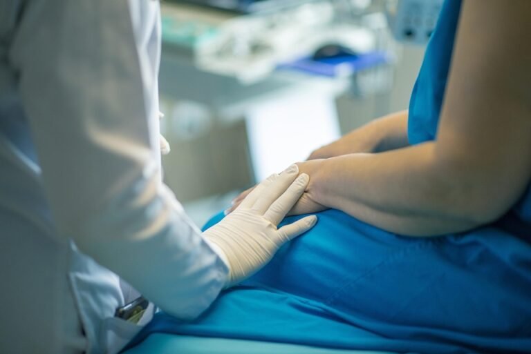 Manfaat Olahraga Bagi Kesehatan Tubuh – Artikel ini akan membahas berbagai manfaat olahraga bagi kesehatan tubuh, termasuk menjaga berat badan, meningkatkan sistem kekebalan tubuh, dan mengurangi risiko penyakit kronis.